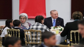 Erdoğan ve eşi Emine Erdoğan, Çocuklarla İftar Yaptı