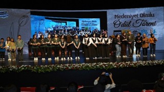 Konya Büyükşehir’in Yarışmalarında Dereceye Giren Öğrenciler Ödüllerini Aldı