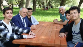 Yahyalı Belediye Başkanı Esat Öztürk, ilçe halkının piknik yapmak için yoğun olarak kullandığı yaylaları bakıma alacaklarını söyledi