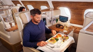Emirates, Yemek Ön Sipariş Hizmetini Tanıtıyor