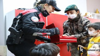 Minik Enes'e Diyarbakır Polisinden Anlamlı Hediye