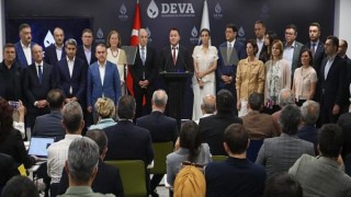 ‘Türkiye Cumhuriyeti, hukuk tanımazların devlet katında görev yapacağı yer değildir’