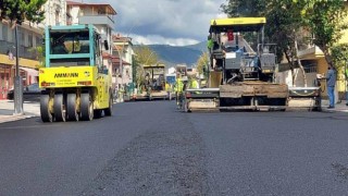 Körfez Akşemsettin Caddesi ve Cumhuriyet Bulvarı’nda aşınma asfaltı serildi