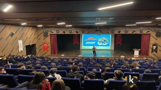 Sezer; Yetim Gülerse Dünya Güler