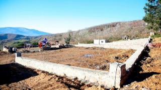 Eşme Ahmediye’ye futbol sahası